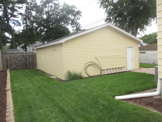 8322 White Oak Avenue, Munster, IN 46321