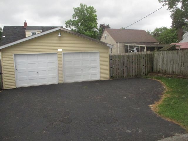 8322 White Oak Avenue, Munster, IN 46321