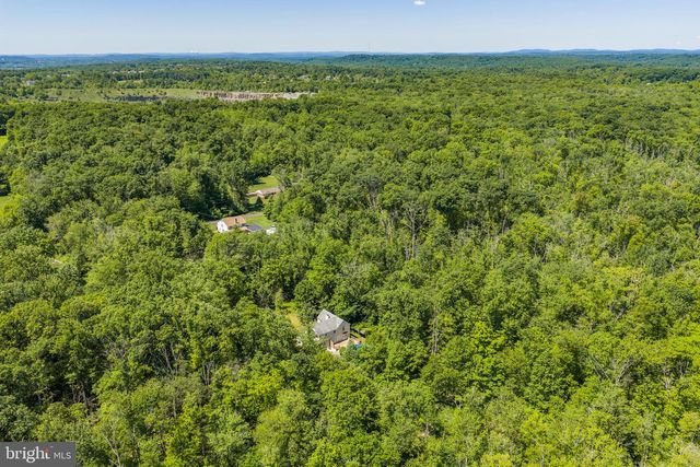 305 THOUSAND ACRE RD, Sellersville, PA 18960