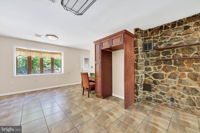 305 THOUSAND ACRE RD, Sellersville, PA 18960