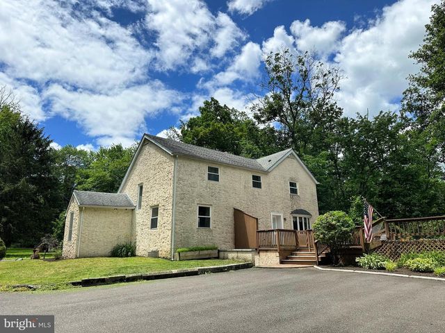 305 THOUSAND ACRE RD, Sellersville, PA 18960