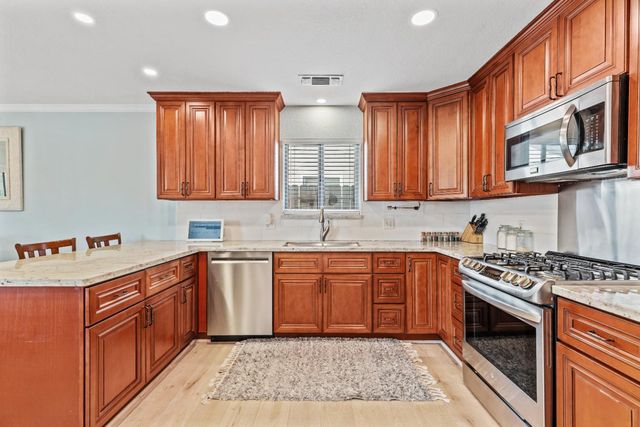 1458 Harvest Dr, Ripon, CA 95366