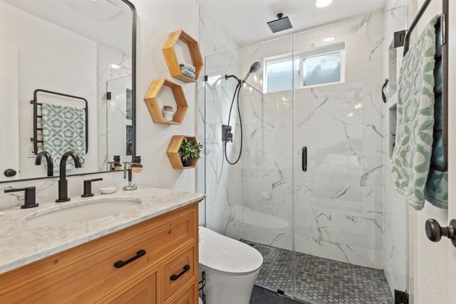 1458 Harvest Dr, Ripon, CA 95366