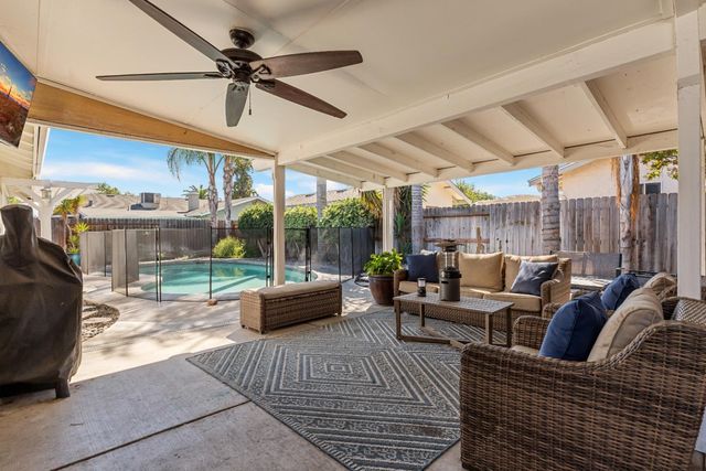 1458 Harvest Dr, Ripon, CA 95366