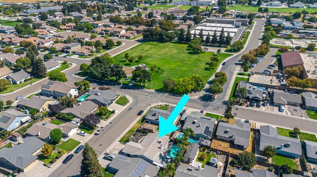 1458 Harvest Dr, Ripon, CA 95366