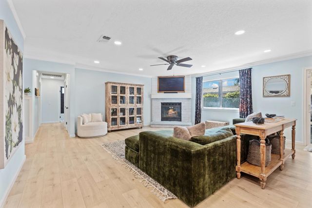 1458 Harvest Dr, Ripon, CA 95366