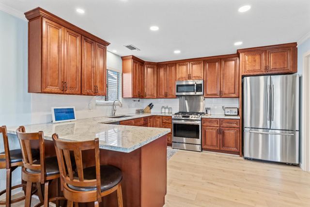 1458 Harvest Dr, Ripon, CA 95366