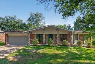 1022 Stuyvesant Lane, Ballwin, MO 63011