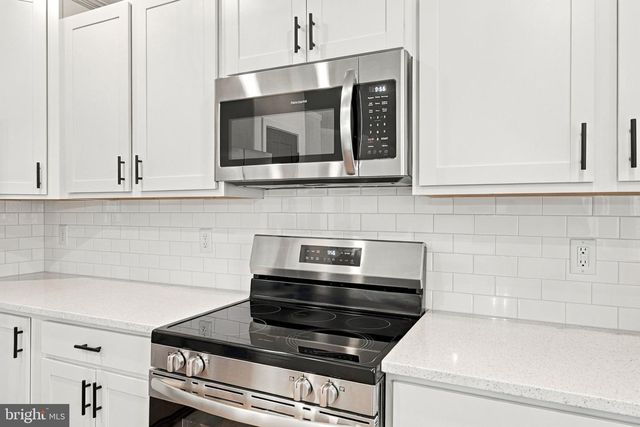20 TARA LN, Stafford, VA 22554