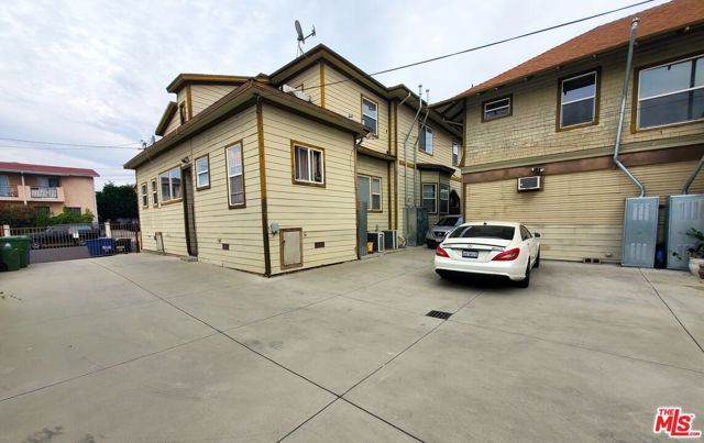 121 N Benton Way, Los Angeles, CA 90026