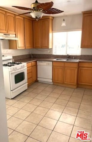 121 N Benton Way, Los Angeles, CA 90026