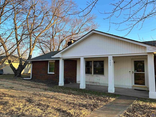 905 NE Hilltop DR, Topeka, KS 66617