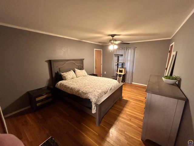 905 NE Hilltop DR, Topeka, KS 66617