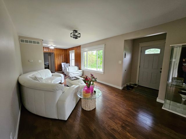 16335 County Line Road, Hebron, IN 46341