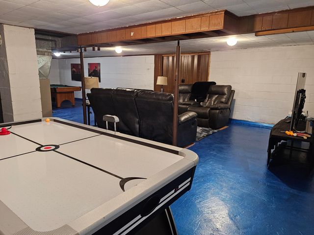 16335 County Line Road, Hebron, IN 46341