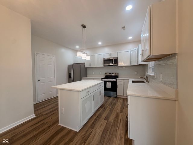 536 Ironridge Court, Indianapolis, IN 46239