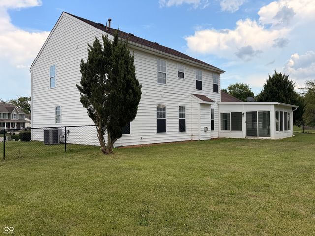 536 Ironridge Court, Indianapolis, IN 46239