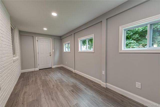 11 Redwood Road, New Hyde Park, NY 11040