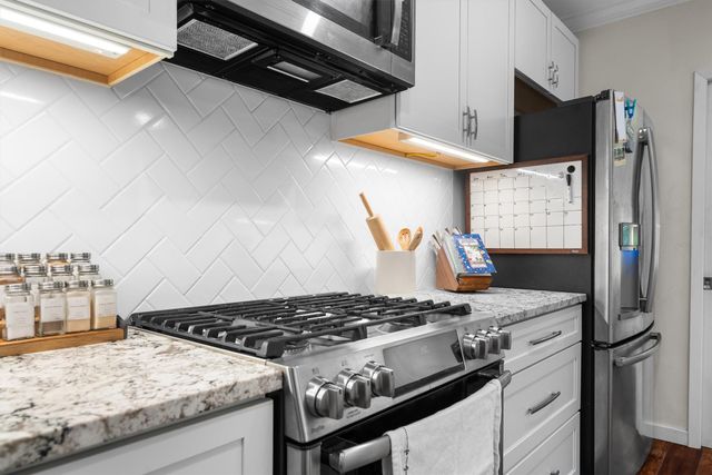 2610 Oak Cliff Lane, Arlington, TX 76012