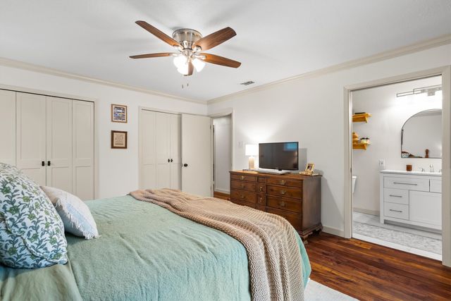 2610 Oak Cliff Lane, Arlington, TX 76012