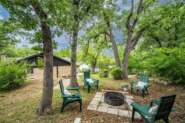 2610 Oak Cliff Lane, Arlington, TX 76012