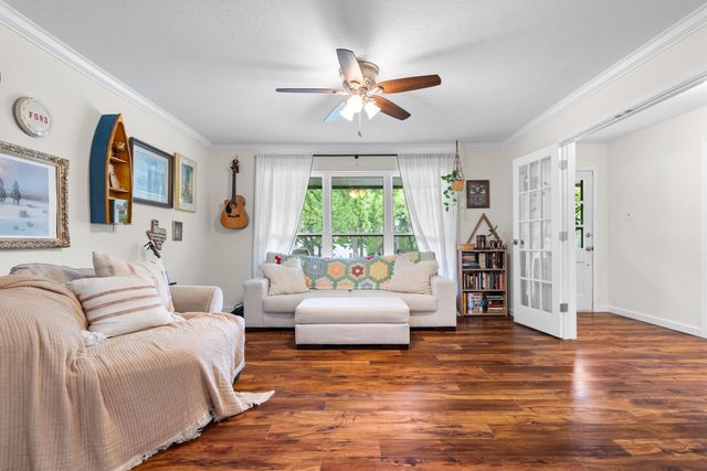 2610 Oak Cliff Lane, Arlington, TX 76012