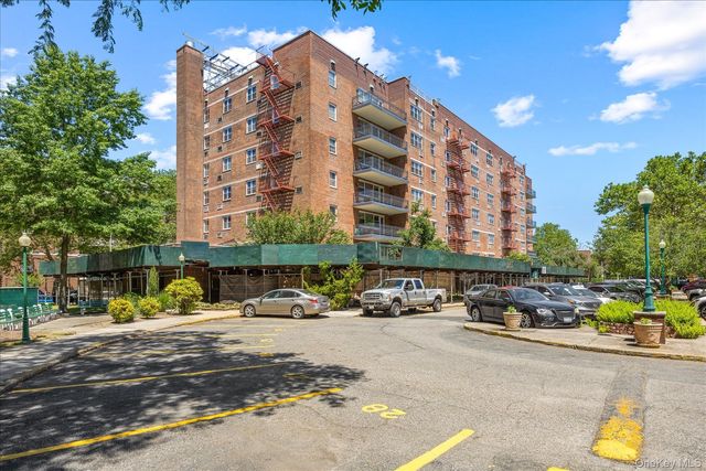 88-08 151st Avenue 4G, Howard Beach, NY 11414