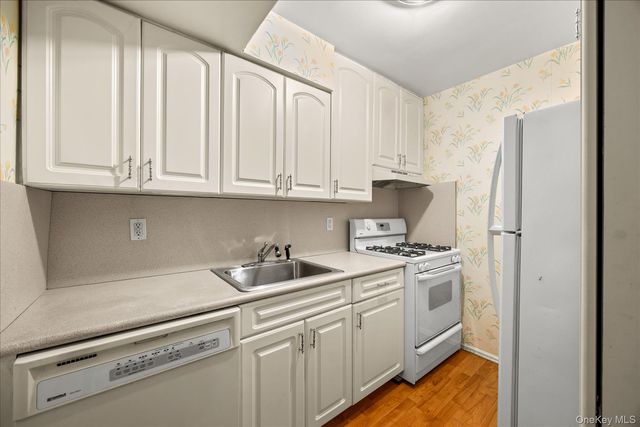 88-08 151st Avenue 4G, Howard Beach, NY 11414