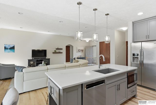 11310 S 44th Street, Bellevue, NE 68123