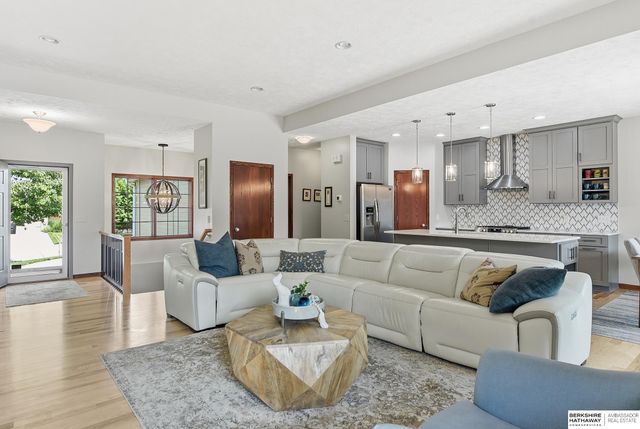 11310 S 44th Street, Bellevue, NE 68123
