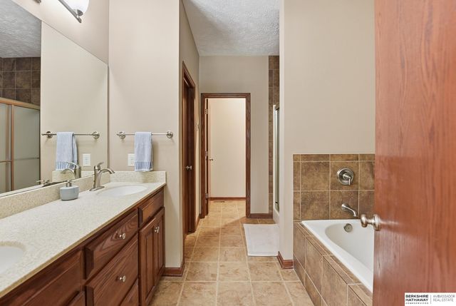 11310 S 44th Street, Bellevue, NE 68123