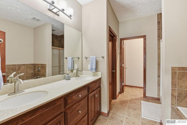 11310 S 44th Street, Bellevue, NE 68123