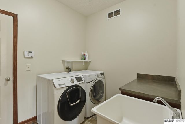 11310 S 44th Street, Bellevue, NE 68123