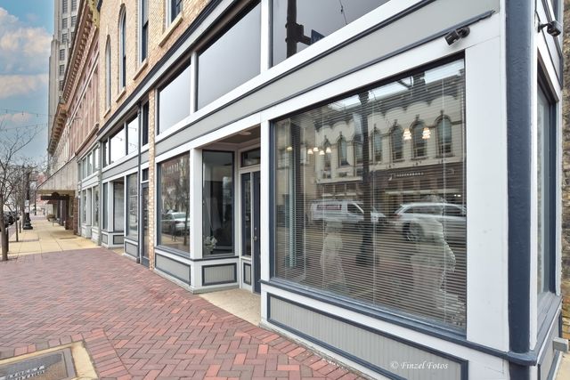 20-24 Douglas Avenue, Elgin, IL 60120