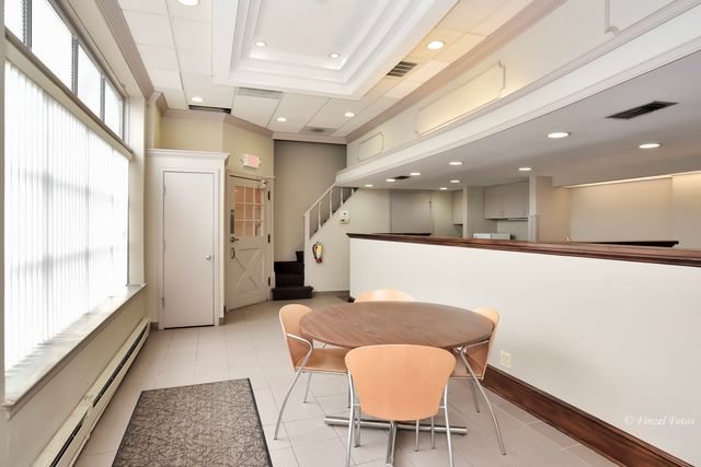 20-24 Douglas Avenue, Elgin, IL 60120