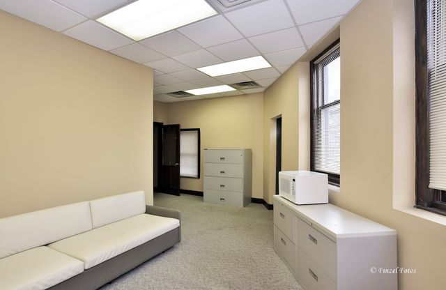 20-24 Douglas Avenue, Elgin, IL 60120