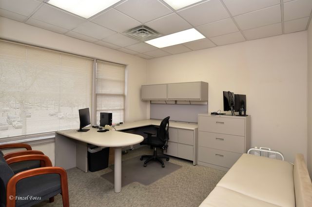 20-24 Douglas Avenue, Elgin, IL 60120