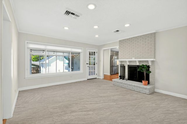 1602 Harrison Road, Brenham, TX 77833