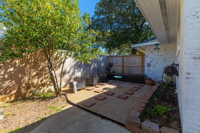 1602 Harrison Road, Brenham, TX 77833