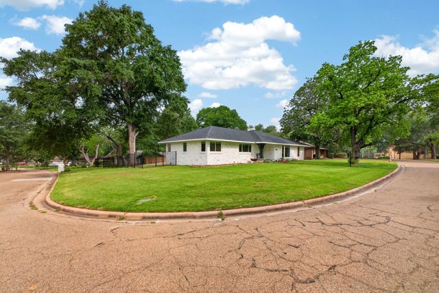 1602 Harrison Road, Brenham, TX 77833