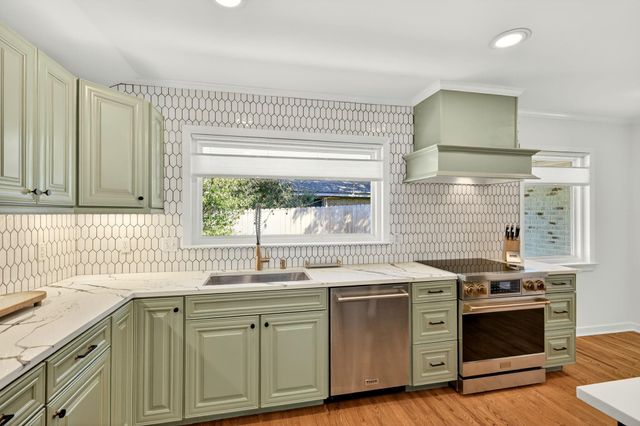 1602 Harrison Road, Brenham, TX 77833