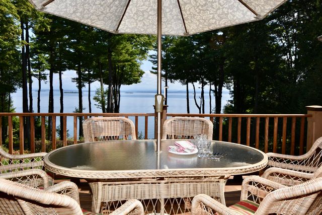 882 Point Road, Willsboro, NY 12996