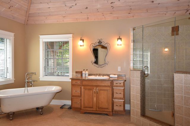 882 Point Road, Willsboro, NY 12996