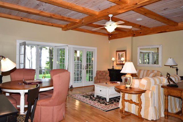 882 Point Road, Willsboro, NY 12996