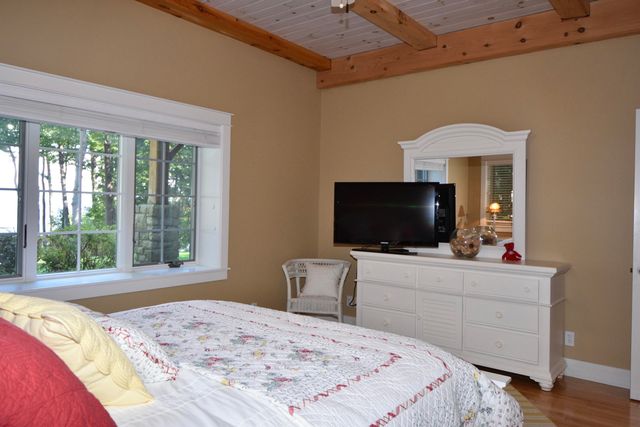 882 Point Road, Willsboro, NY 12996