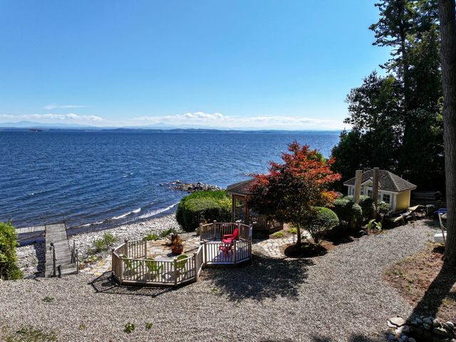 882 Point Road, Willsboro, NY 12996