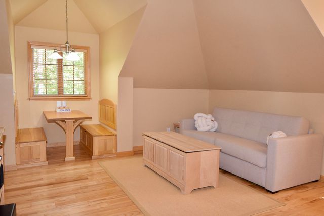 882 Point Road, Willsboro, NY 12996