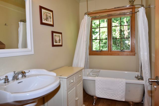 882 Point Road, Willsboro, NY 12996