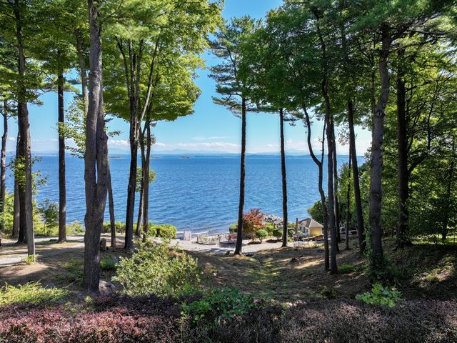 882 Point Road, Willsboro, NY 12996