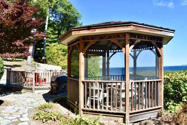 882 Point Road, Willsboro, NY 12996